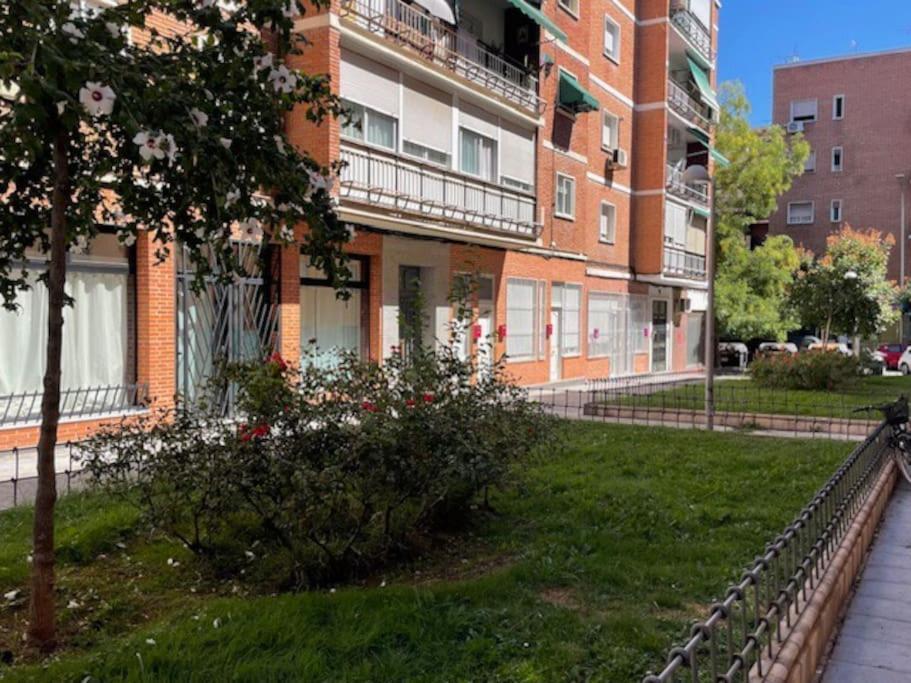 Nuevo Y Confortable Apartamento En Vista Alegre Мадрид Экстерьер фото